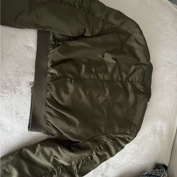 Woman bomber - Picture 4 of 4